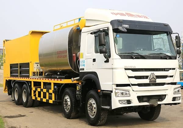 important operating steps of synchronous gravel sealing truck_2